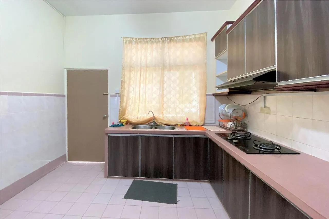Oyo Home 90199 Homely&Cozy House Batu Feringgi Ma­lay­sia