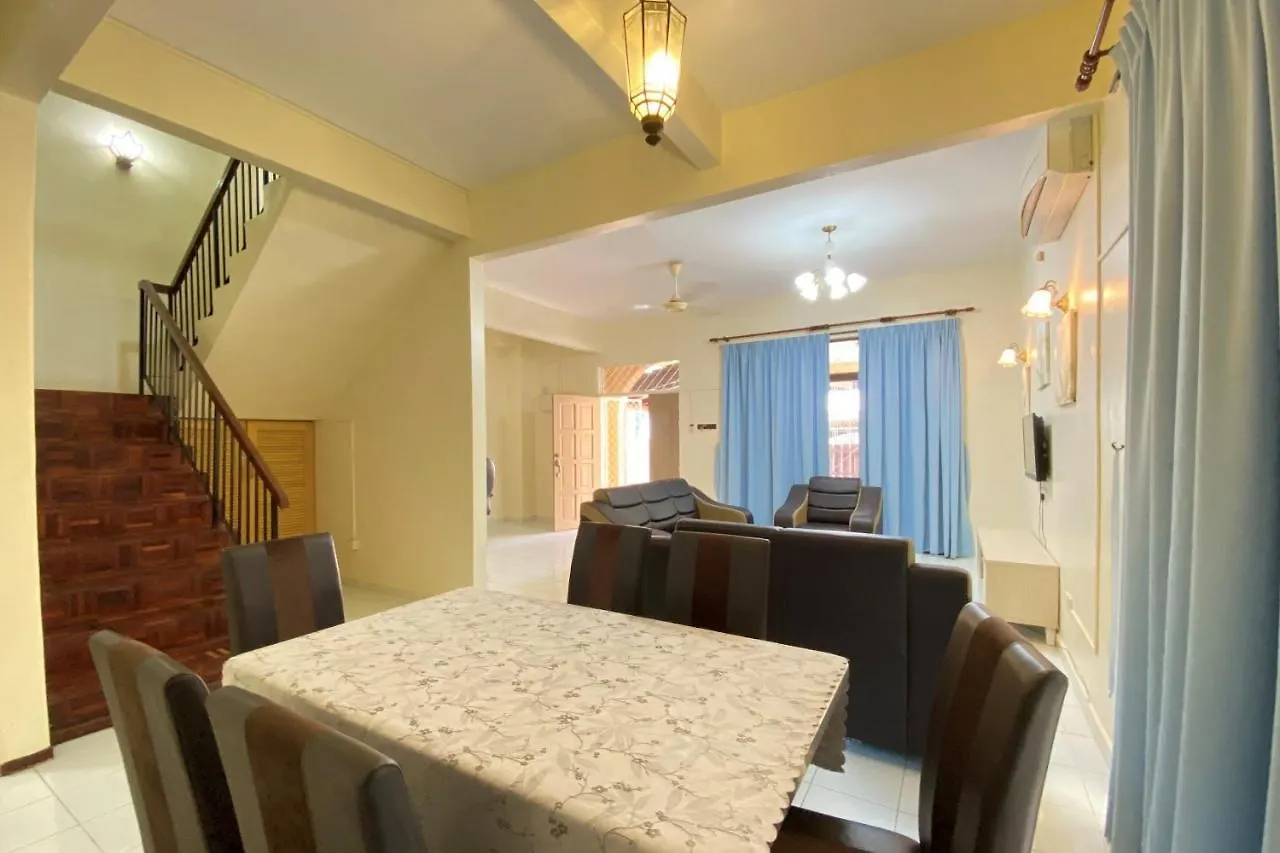 Oyo Home 90199 Homely&Cozy House Batu Feringgi 2*,  Ma­lay­sia