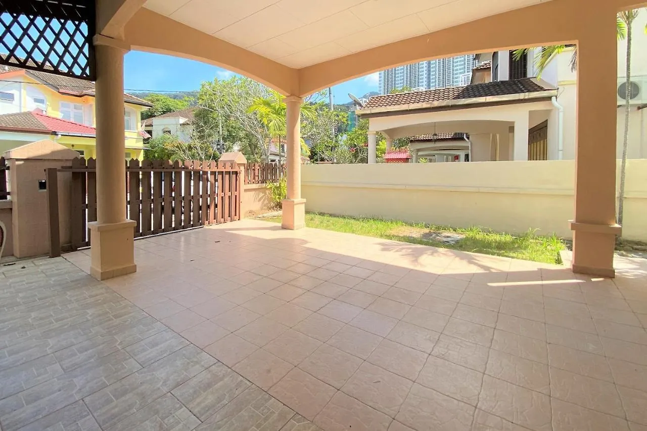 ** Hotel Oyo Home 90199 Homely&Cozy House Batu Feringgi Ma­lay­sia